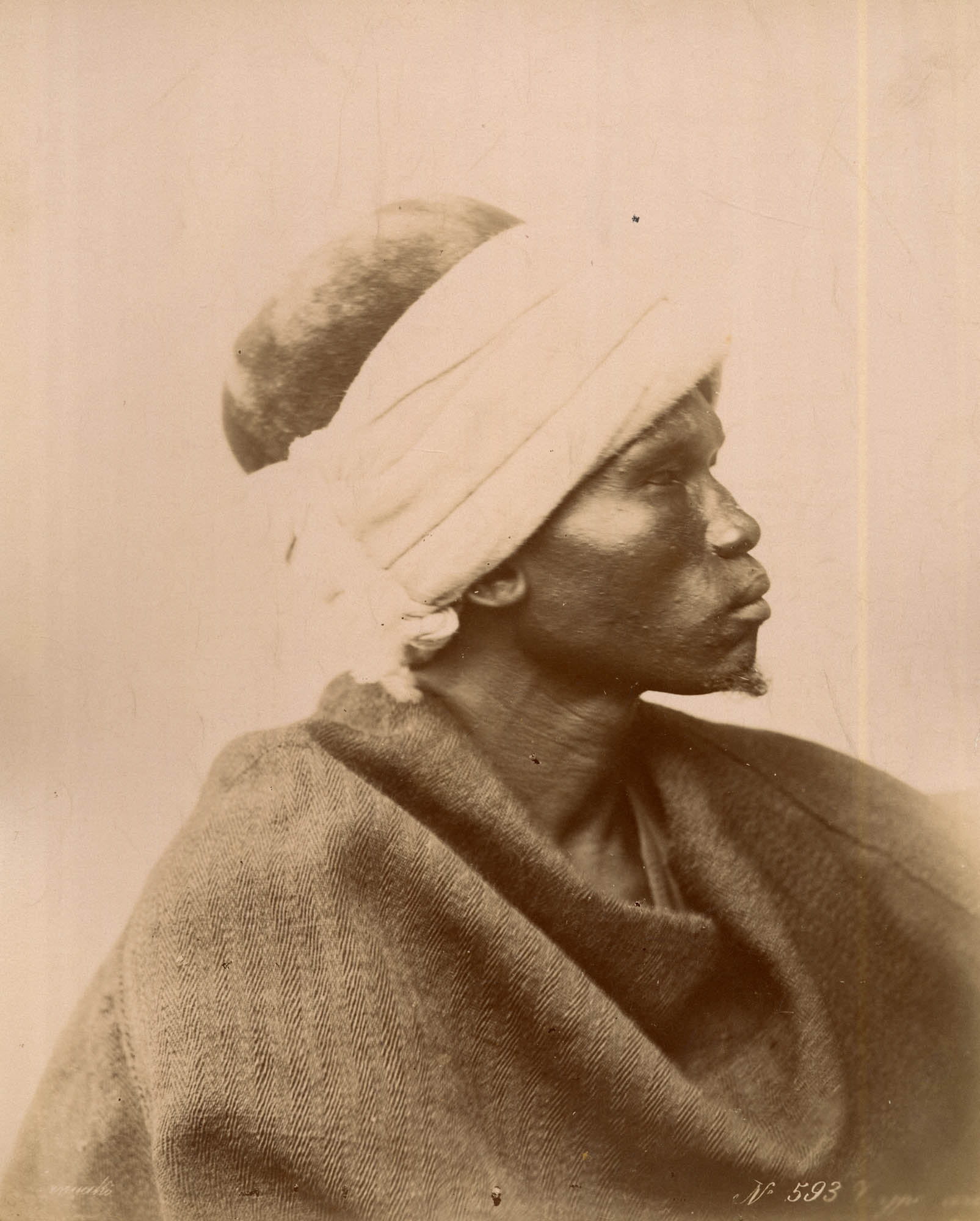 Fratelli Zangaki, Ritratto maschile, Egitto/Abissinia, 1890 ca., © Fondazione AOSMS/Fototeca Giuliano Briganti