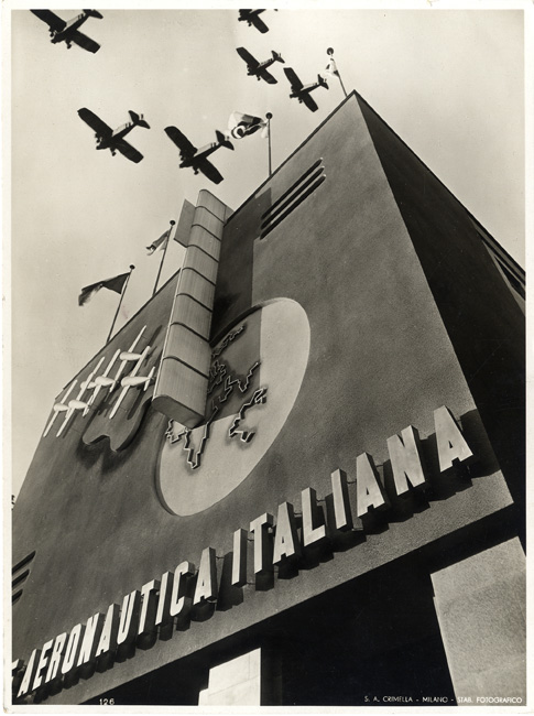 Stabilimento Fotografico Crimella, Facciata principale del Palazzo dell'Arte progetto del pittore Erberto Carboni, Milano, giugno 1934. ©Triennale Milano – Archivi