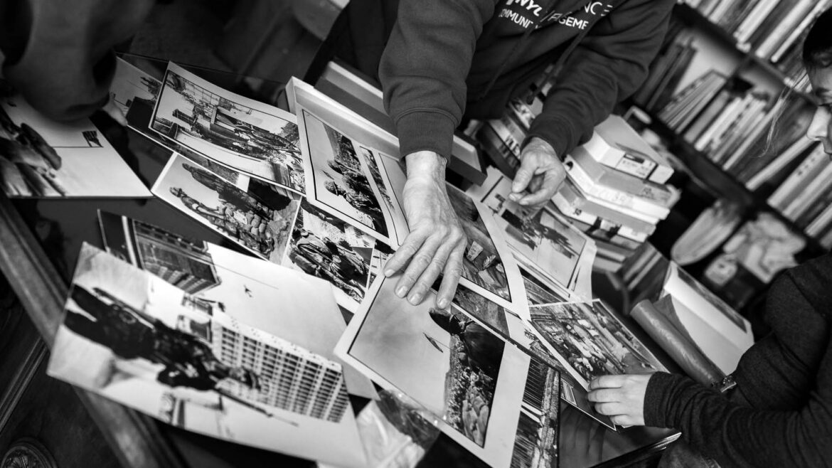 Luciano Ferrara, stampe baritate ai sali d’argento - archivio fotografico Ferrara, Napoli s.d. © lucianoferrara