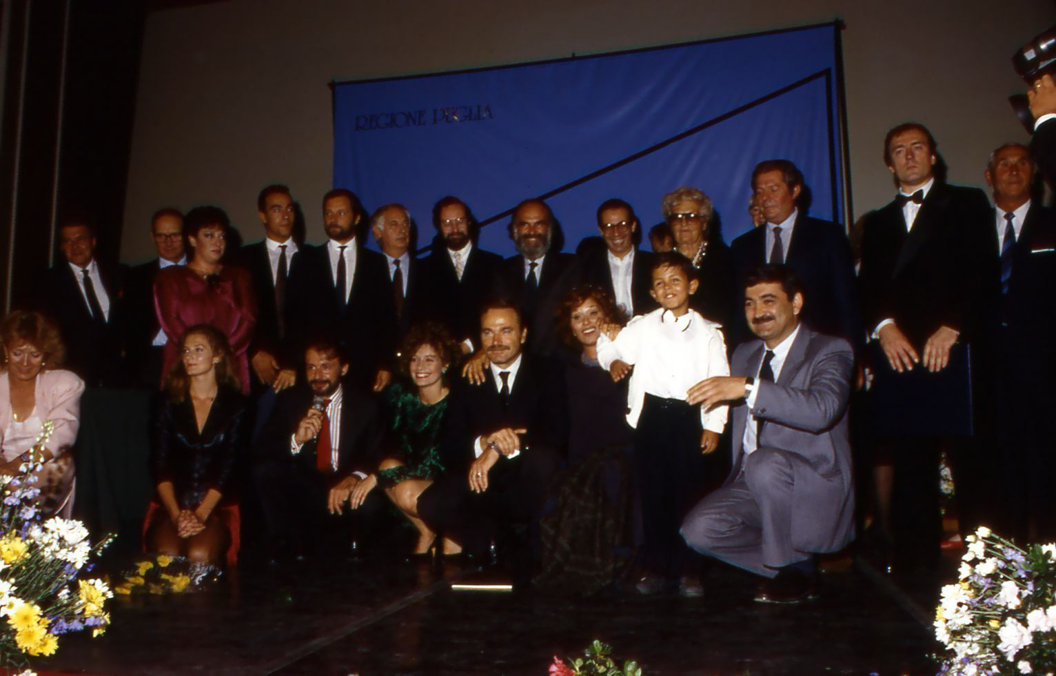 Felice Laudadio, foto cult di EuropaCinema 88, Cinema Oriente, Bari, 1988. © Archivio La Rossani - BiblioTeca del Mediterraneo, Bari - Fondo Felice Laudadio.