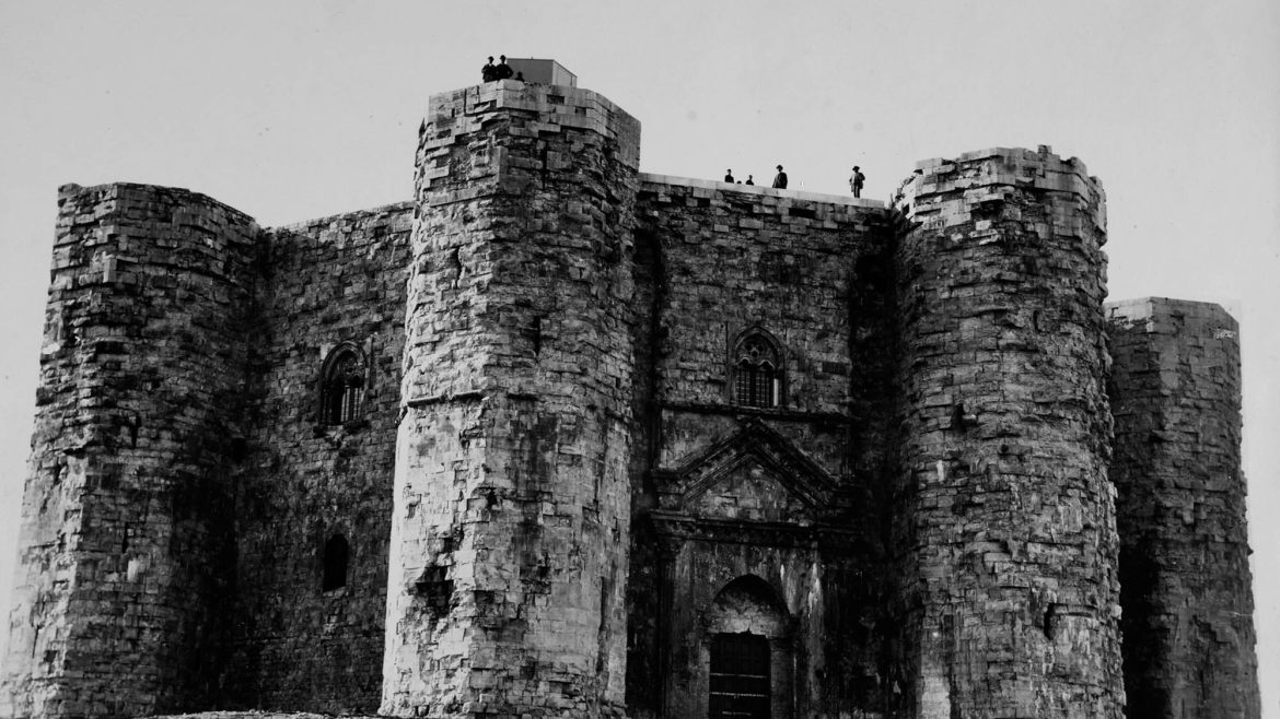 Angelo De Mattia, Castel del Monte, Andria (BT) © Archivio fotografico Pinacoteca Metropolitana "Corrado Giaquinto" di Bari